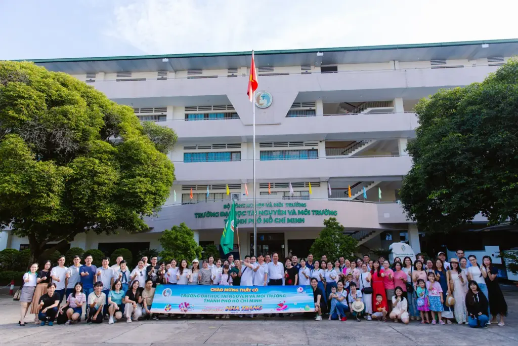 HCMUNRE "GẮN KẾT ĐỂ TOẢ SÁNG - BỨT PHÁ ĐỂ THÀNH CÔNG" - CHUYẾN DU LỊCH NGHỈ DƯỠNG NĂM 2025