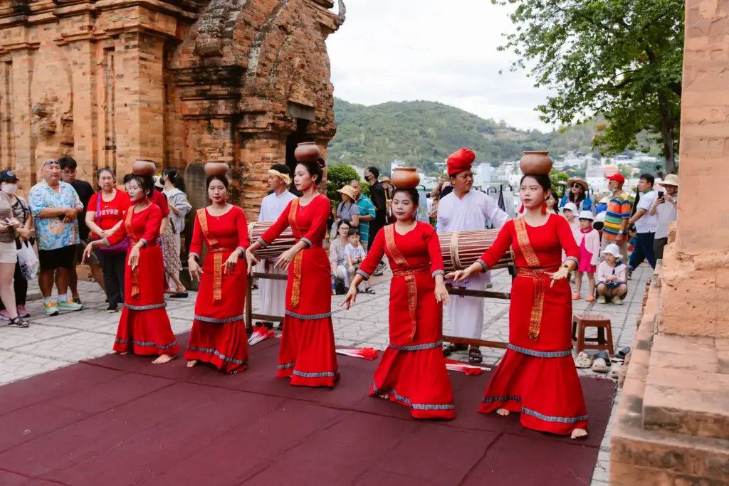 HCMUNRE "GẮN KẾT ĐỂ TOẢ SÁNG - BỨT PHÁ ĐỂ THÀNH CÔNG" - CHUYẾN DU LỊCH NGHỈ DƯỠNG NĂM 2025