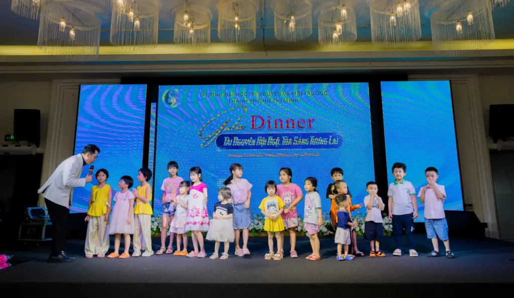 HCMUNRE "GẮN KẾT ĐỂ TOẢ SÁNG - BỨT PHÁ ĐỂ THÀNH CÔNG" - CHUYẾN DU LỊCH NGHỈ DƯỠNG NĂM 2025