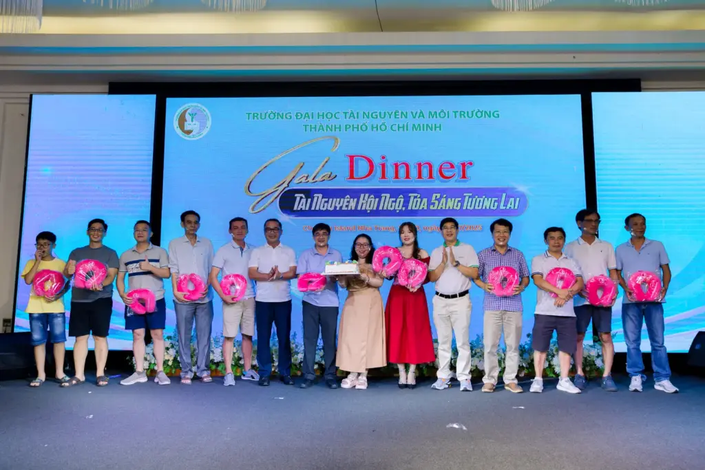 HCMUNRE "GẮN KẾT ĐỂ TOẢ SÁNG - BỨT PHÁ ĐỂ THÀNH CÔNG" - CHUYẾN DU LỊCH NGHỈ DƯỠNG NĂM 2025