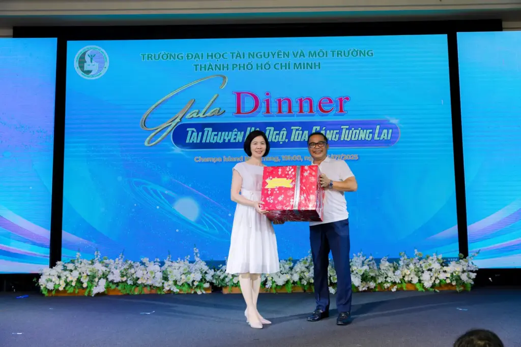 HCMUNRE "GẮN KẾT ĐỂ TOẢ SÁNG - BỨT PHÁ ĐỂ THÀNH CÔNG" - CHUYẾN DU LỊCH NGHỈ DƯỠNG NĂM 2025