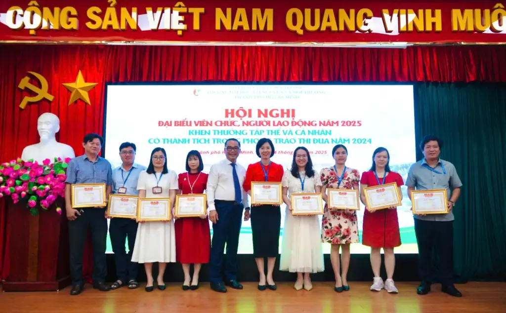 HỘI NGHỊ ĐẠI BIỂU VIÊN CHỨC VÀ NGƯỜI LAO ĐỘNG NĂM 2025