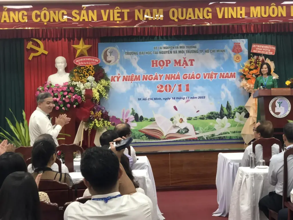 CHÀO MỪNG NGÀY NHÀ GIÁO VIỆT NAM!