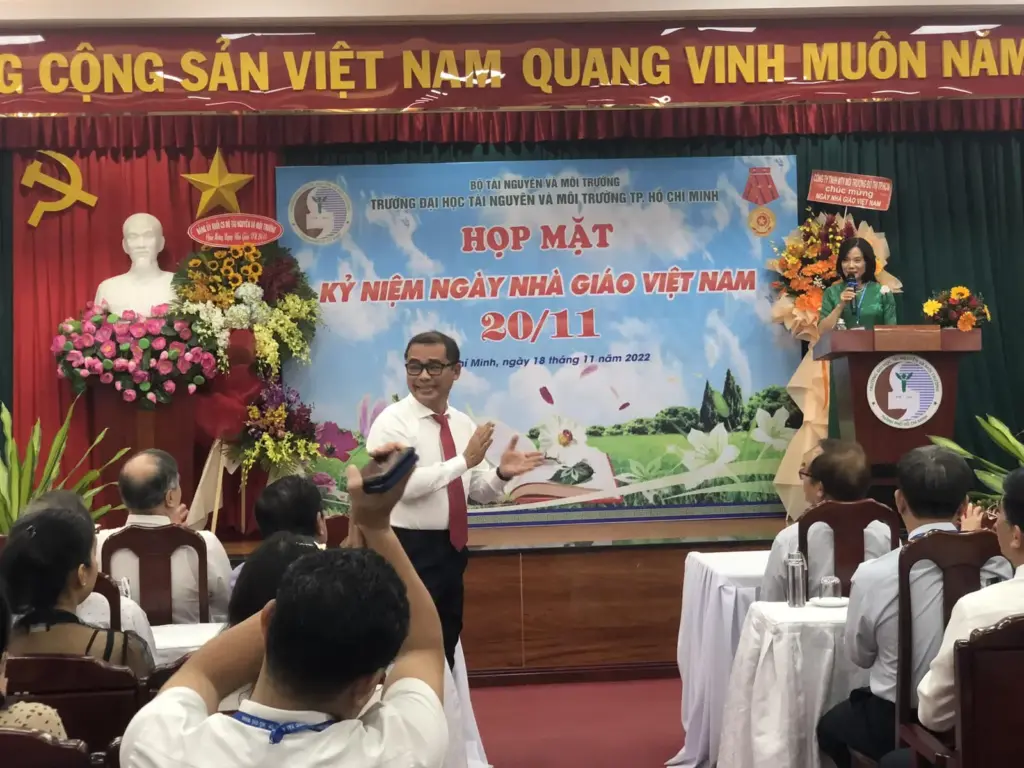 CHÀO MỪNG NGÀY NHÀ GIÁO VIỆT NAM!