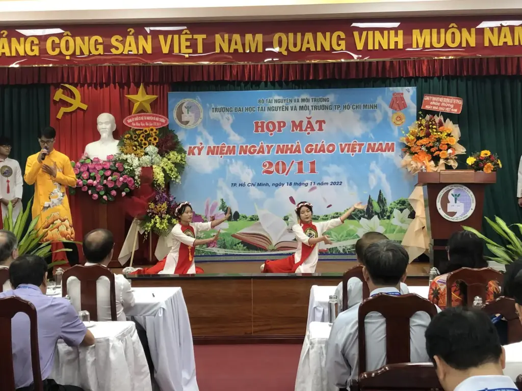 CHÀO MỪNG NGÀY NHÀ GIÁO VIỆT NAM!