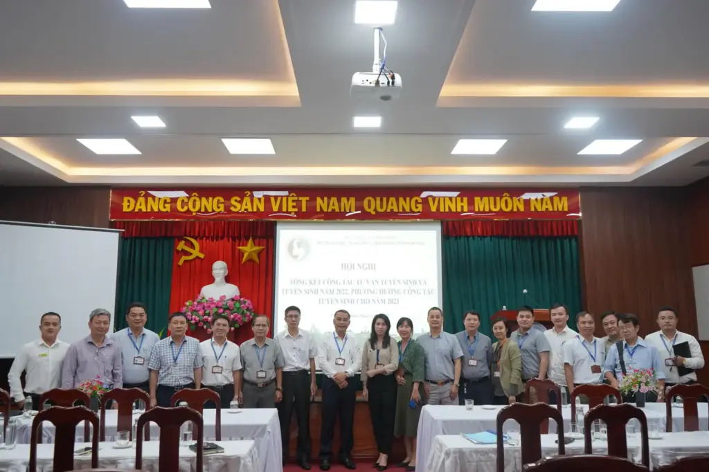 Hội nghị tổng kết, đánh giá kết quả công tác tư vấn tuyển sinh và tuyển sinh năm 2022 và đề xuất các giải pháp, phương hướng nâng cao hiệu quả của công tác tư vấn tuyển sinh và tuyển sinh năm 2023