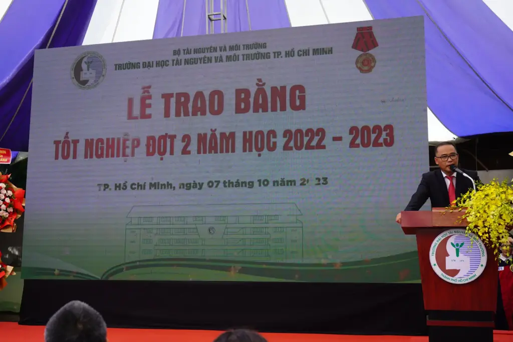 Lễ trao bằng tốt nghiệp cho Tân Cử nhân, Tân Kỹ sư đợt 2, năm học 2022-2023