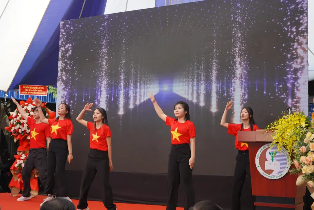 Lễ trao bằng tốt nghiệp cho Tân Cử nhân, Tân Kỹ sư đợt 2, năm học 2022-2023