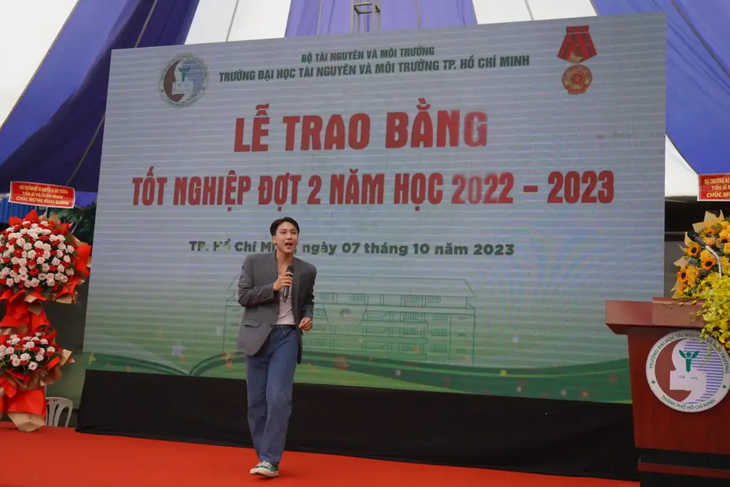 Lễ trao bằng tốt nghiệp cho Tân Cử nhân, Tân Kỹ sư đợt 2, năm học 2022-2023