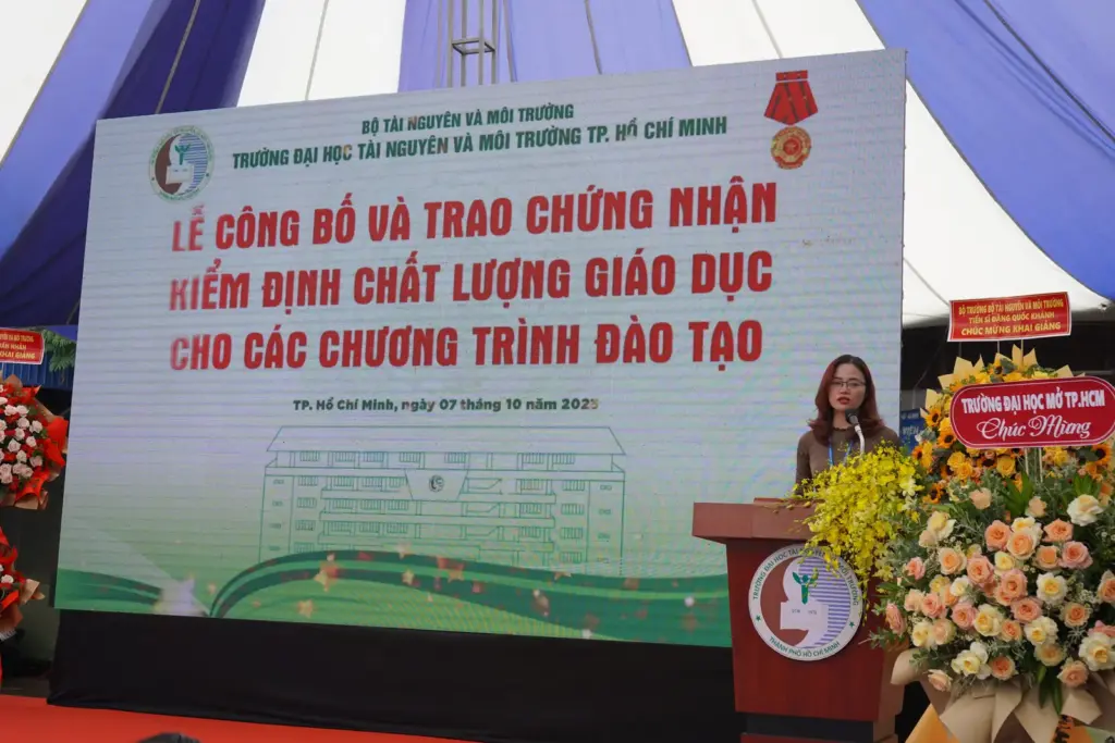 Lễ công bố Quyết định và trao Giấy chứng nhận Kiểm định chất lượng 03 Chương trình đào tạo của Trường Đại học Tài nguyên và Môi trường Thành phố Hồ Chí Minh
