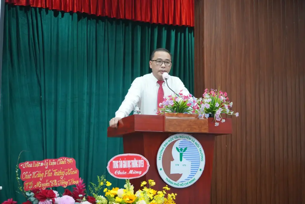 Đổi mới chương trình, đa dạng hóa nguồn tuyển