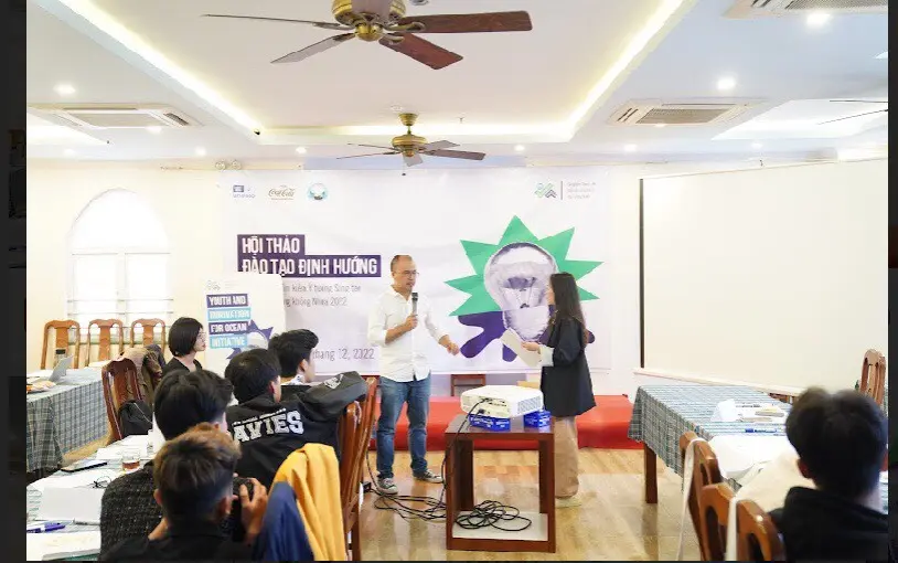 Đội thi Cá Voi của HCMUNRE vào vòng chung kết Chương trình Tìm kiếm Ý tưởng sáng tạo vì một đại dương không nhựa.