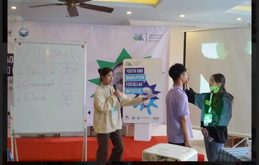 Đội thi Cá Voi của HCMUNRE vào vòng chung kết Chương trình Tìm kiếm Ý tưởng sáng tạo vì một đại dương không nhựa.