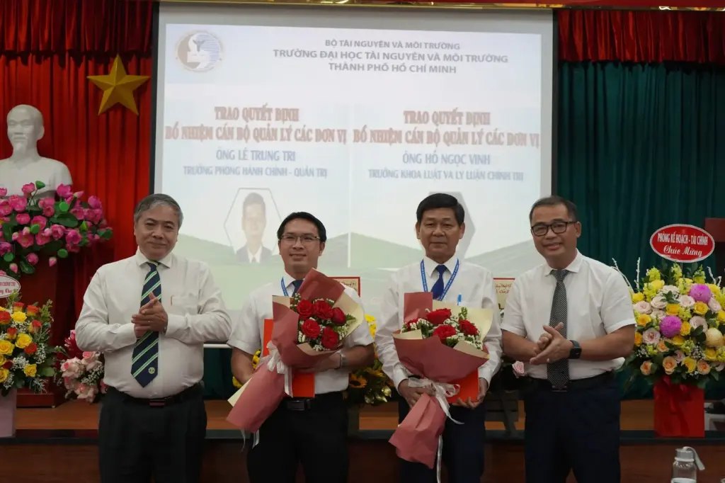 Lễ trao quyết định điều động, bổ nhiệm, bổ nhiệm lại cán bộ quản lý
