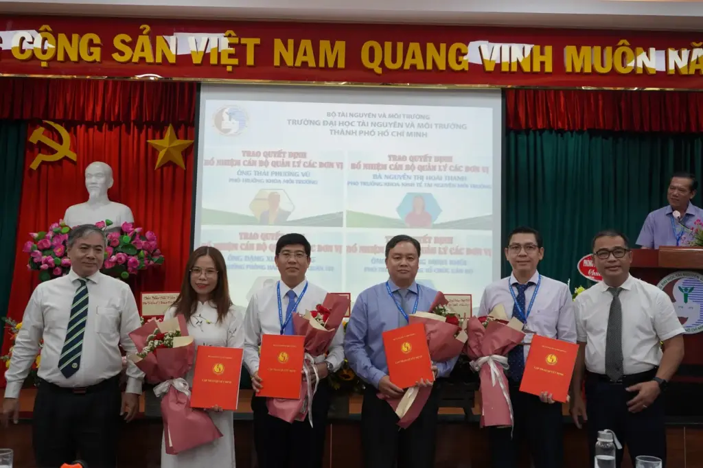 Lễ trao quyết định điều động, bổ nhiệm, bổ nhiệm lại cán bộ quản lý