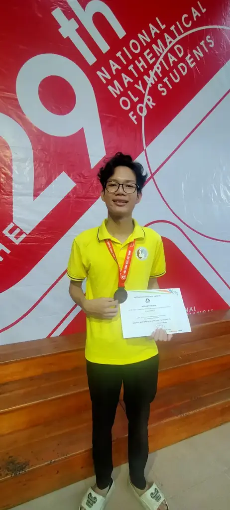 Chúc mừng các bạn Sinh viên HCMUNRE đã đạt thành tích trong kỳ thi Olympic Toán học Sinh viên và Học sinh toàn quốc năm 2023.