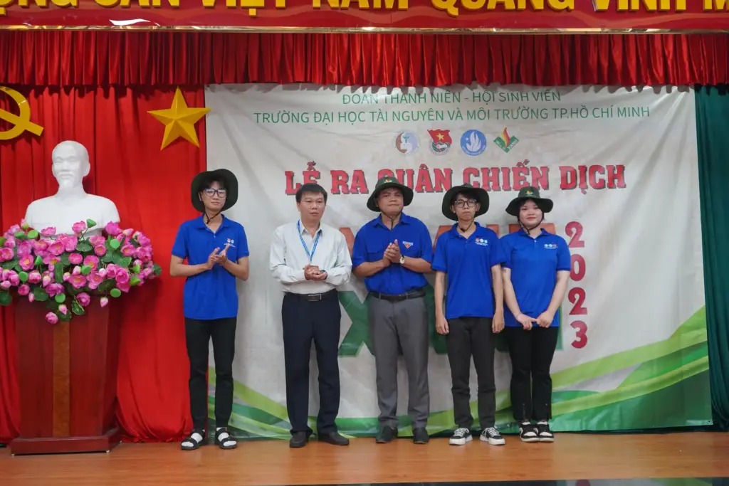 Lễ ra quân Chiến dịch Mùa Hè Xanh năm 2023 của Trường Đại học Tài nguyên và Môi trường TP.HCM