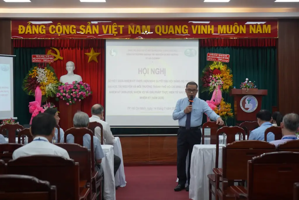 Hội nghị sơ kết giữa nhiệm kỳ thực hiện Nghị quyết Đại hội Đảng bộ Trường, nhiệm kỳ 2020-2025