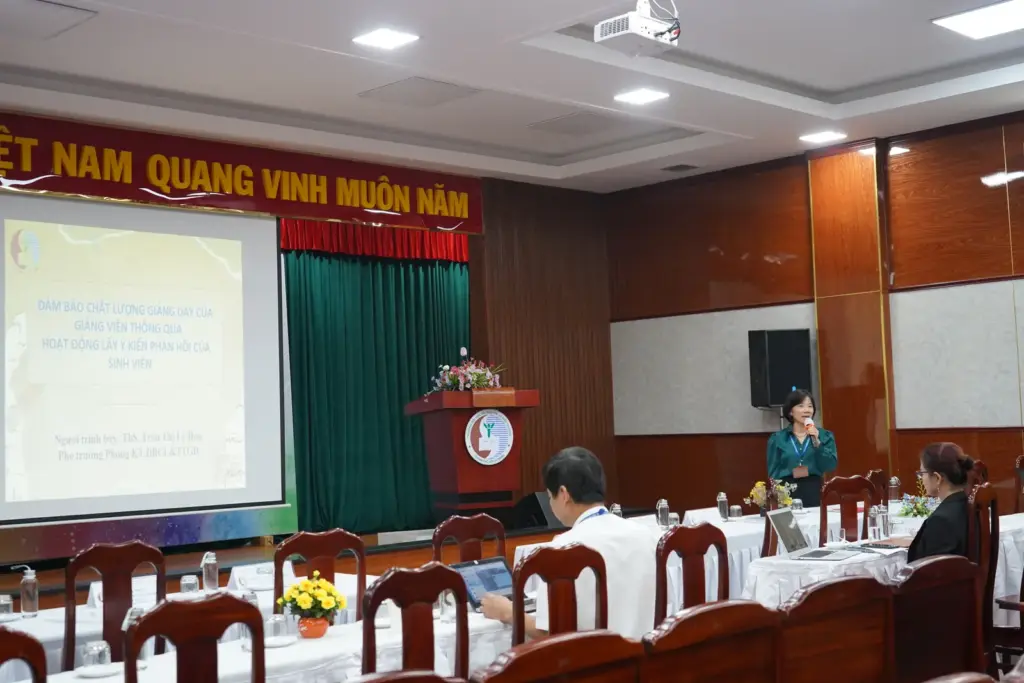 Hội thảo “Nâng cao NCKH phục vụ cộng đồng, đảm bảo chất lượng bên trong Trường Đại học Tài nguyên và Môi trường TPHCM”