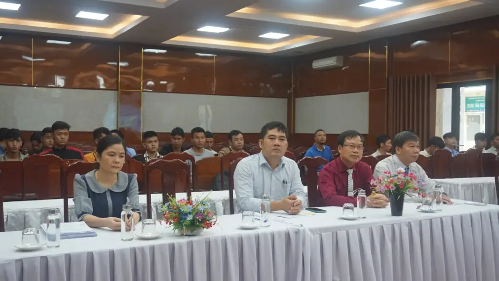 Khai giảng Lớp sơ cấp nghề bậc 1 chuyên ngành Trắc địa
