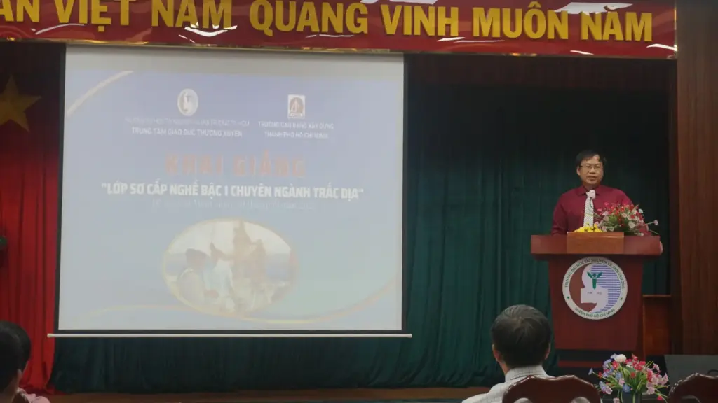 Khai giảng Lớp sơ cấp nghề bậc 1 chuyên ngành Trắc địa