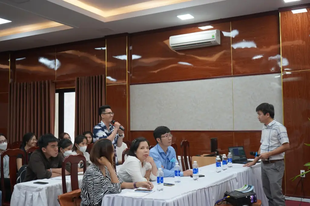 Buổi thảo luận và trao đổi chuyên môn giữa Khoa QLĐĐ - Trường ĐH Tài nguyên và Môi trường TP.HCM với Khoa Môi trường và Tài nguyên thiên nhiên - Trường ĐH Cần Thơ