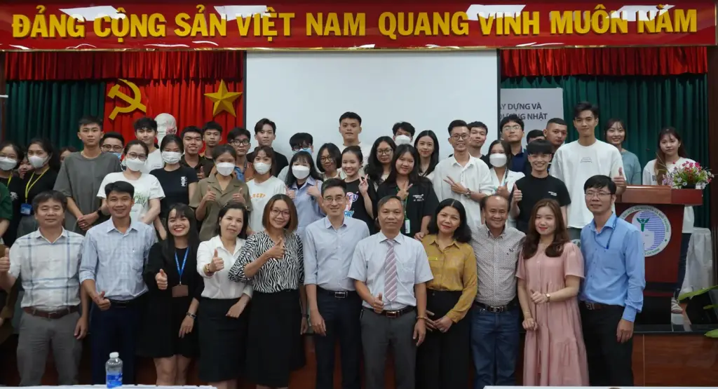Buổi thảo luận và trao đổi chuyên môn giữa Khoa QLĐĐ - Trường ĐH Tài nguyên và Môi trường TP.HCM với Khoa Môi trường và Tài nguyên thiên nhiên - Trường ĐH Cần Thơ