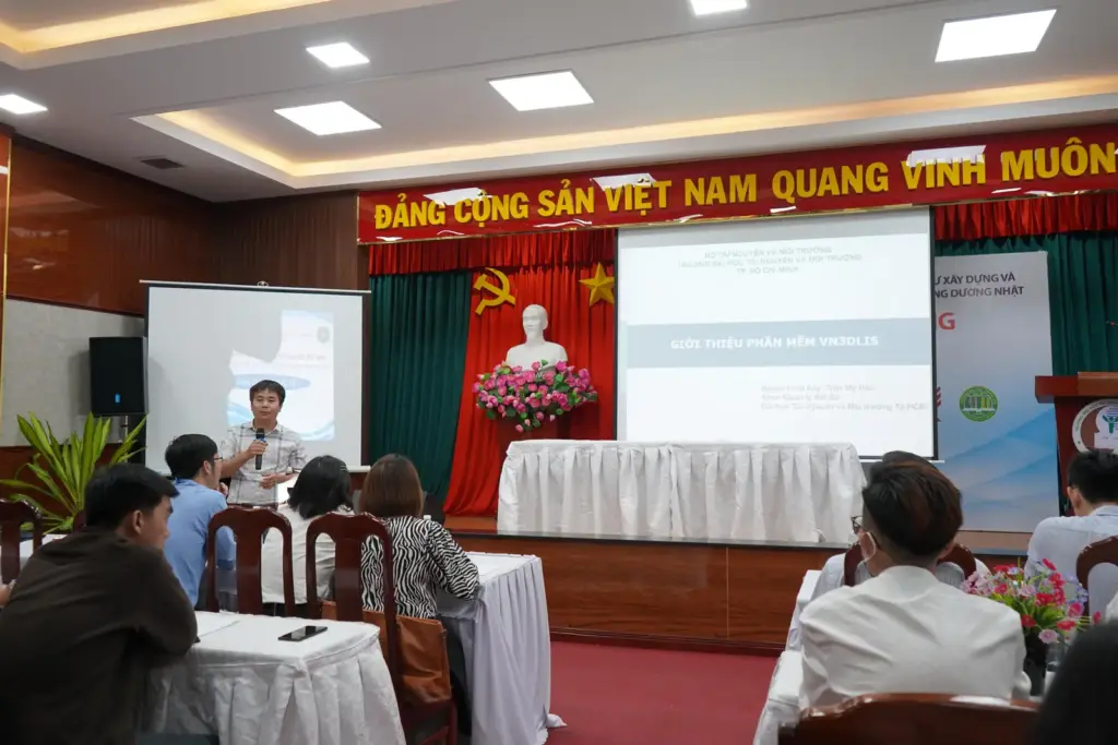 Buổi thảo luận và trao đổi chuyên môn giữa Khoa QLĐĐ - Trường ĐH Tài nguyên và Môi trường TP.HCM với Khoa Môi trường và Tài nguyên thiên nhiên - Trường ĐH Cần Thơ