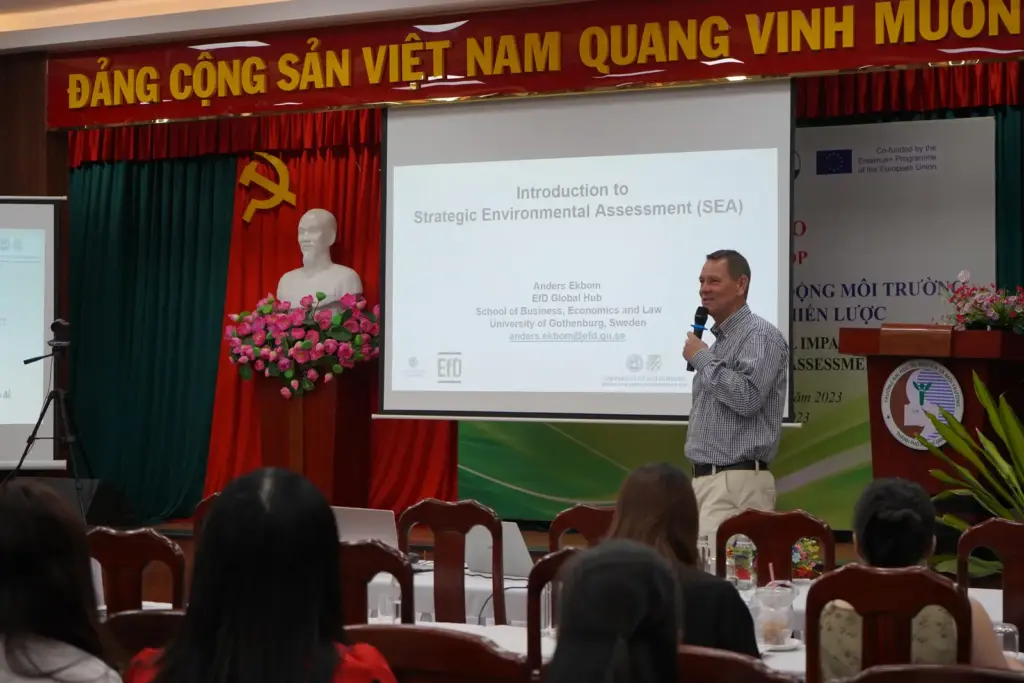 Hội thảo đào tạo Nâng cao năng lực nguồn nhân lực đánh giá tác dộng môi trường và đánh giá môi trường chiến lược