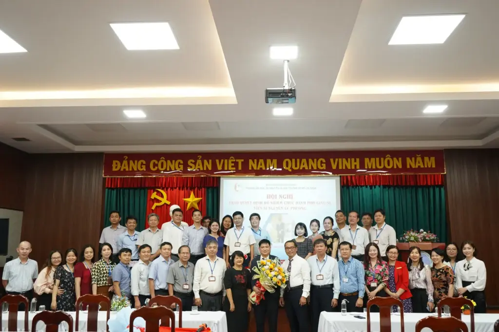 Hội nghị Bổ nhiệm chức danh Phó giáo sư cho TS. Nguyễn Lữ Phương