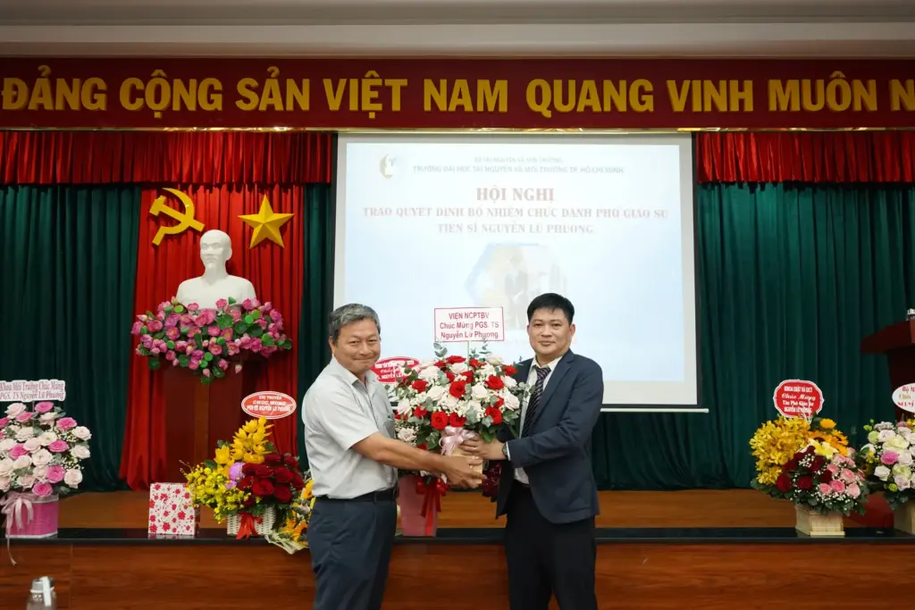 Hội nghị Bổ nhiệm chức danh Phó giáo sư cho TS. Nguyễn Lữ Phương