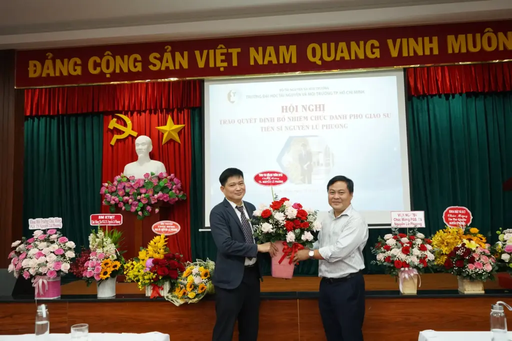 Hội nghị Bổ nhiệm chức danh Phó giáo sư cho TS. Nguyễn Lữ Phương
