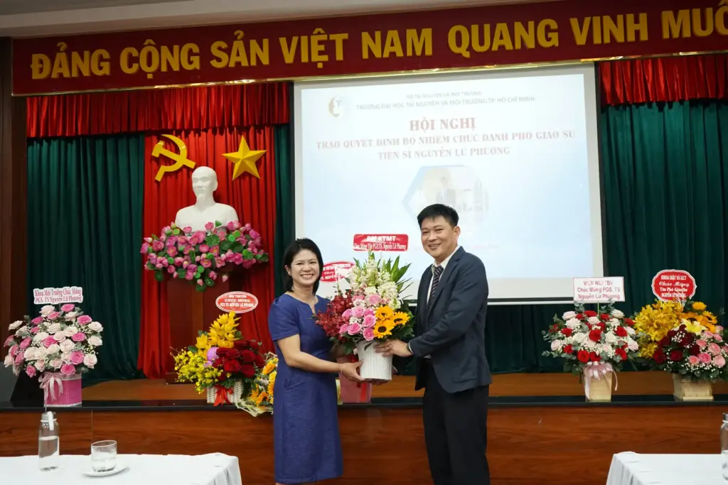 Hội nghị Bổ nhiệm chức danh Phó giáo sư cho TS. Nguyễn Lữ Phương