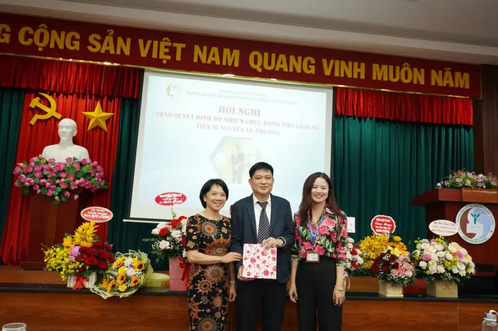 Hội nghị Bổ nhiệm chức danh Phó giáo sư cho TS. Nguyễn Lữ Phương