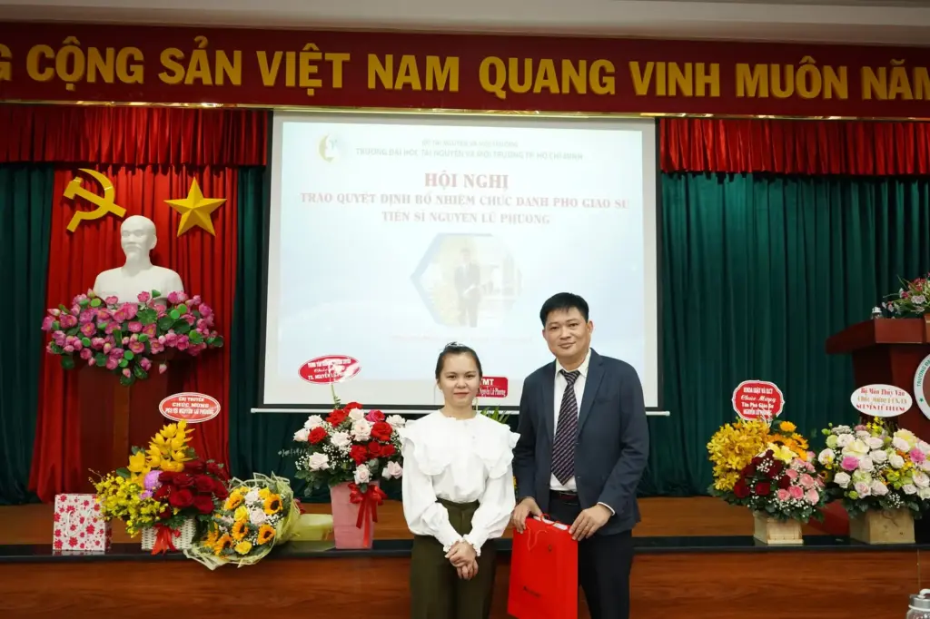 Hội nghị Bổ nhiệm chức danh Phó giáo sư cho TS. Nguyễn Lữ Phương