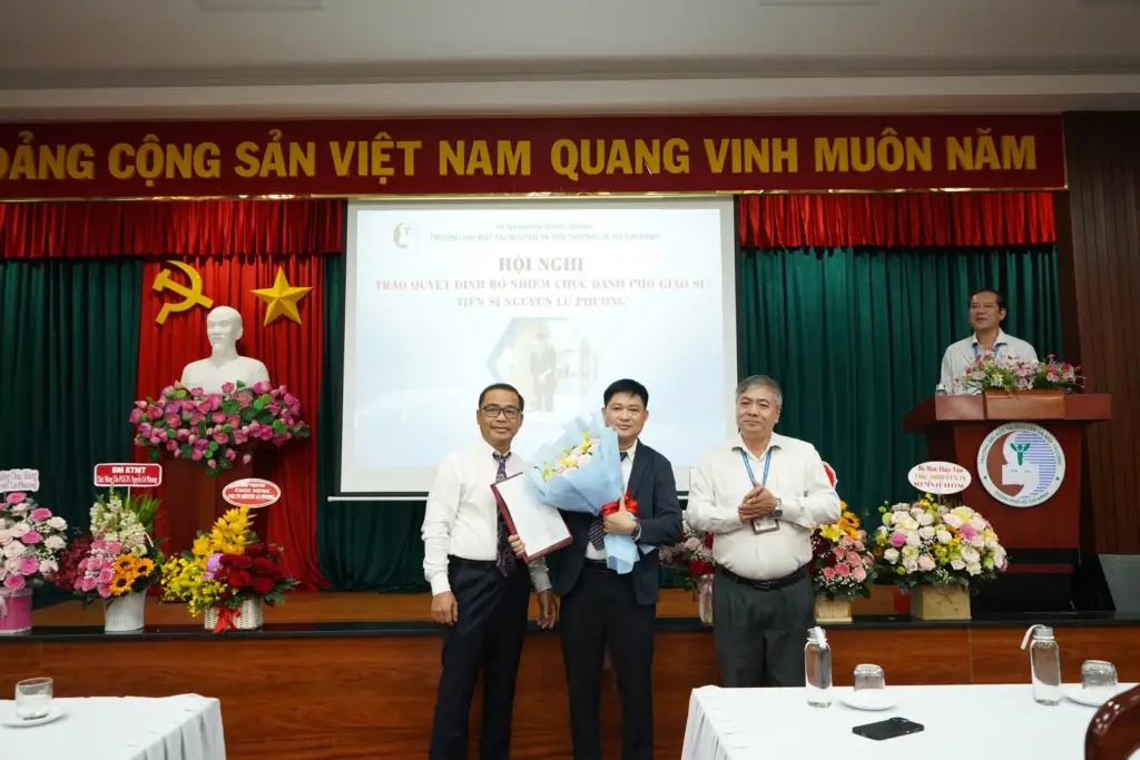 Hội nghị Bổ nhiệm chức danh Phó giáo sư cho TS. Nguyễn Lữ Phương