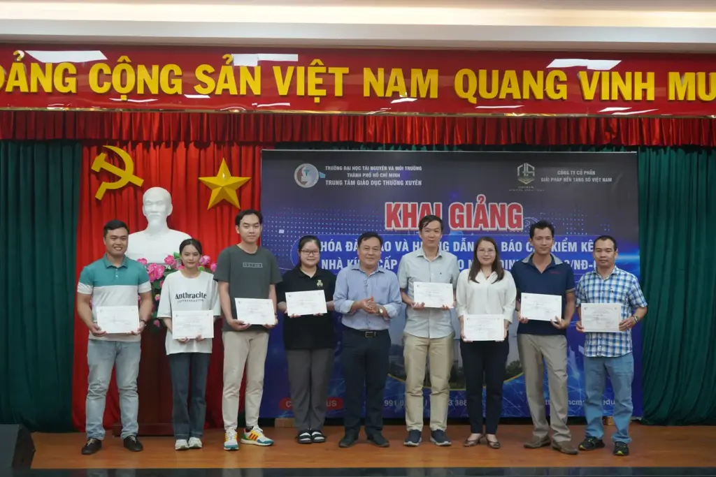 Khóa đào tạo và hướng dẫn "lập báo cáo kiểm kê khí nhà kính cấp cơ sở"