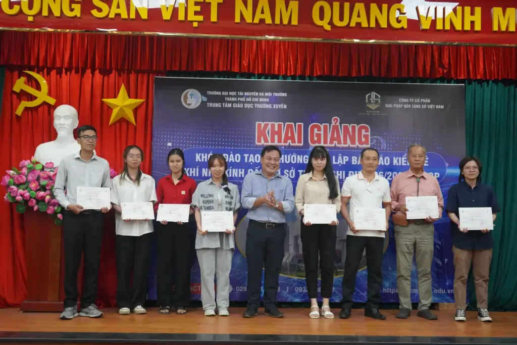 Khóa đào tạo và hướng dẫn "lập báo cáo kiểm kê khí nhà kính cấp cơ sở"