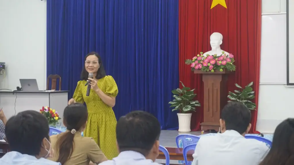 Lớp Bồi dưỡng kiến thức Quản lý nhà nước về Quản lý Đất đai, Môi trường và Tài nguyên nước ở cấp Xã