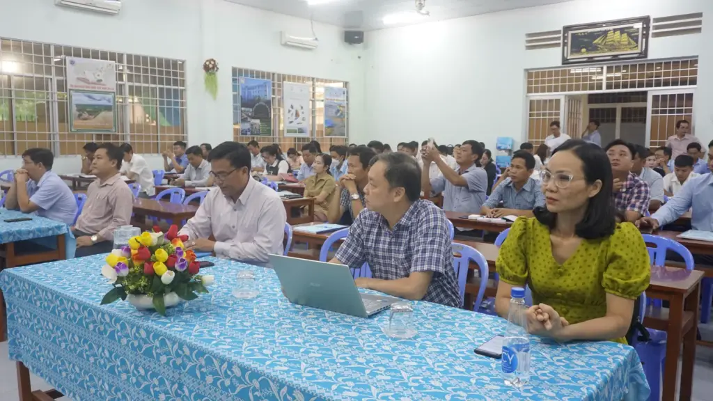 Lớp Bồi dưỡng kiến thức Quản lý nhà nước về Quản lý Đất đai, Môi trường và Tài nguyên nước ở cấp Xã