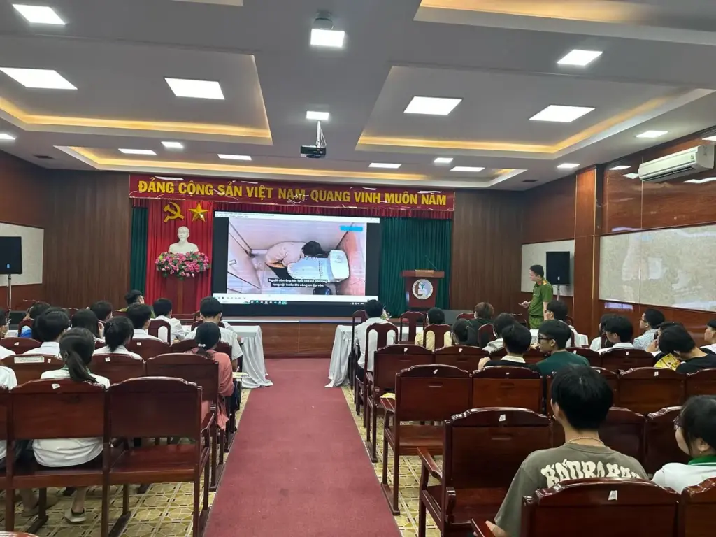 Tuyên truyền phòng chống ma tuý trong sinh viên trường