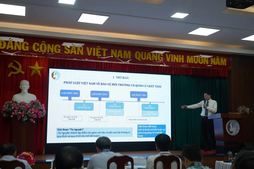 Hội thảo “Thực trạng rác thải rắn tại TP.HCM và các giải pháp quản lý, xử lý theo hướng phát triển bền vững”