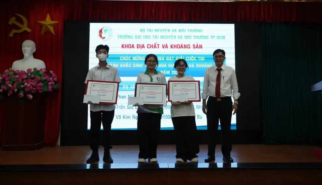Trao giải cuộc thi online “Khoảng khắc sinh viên Khoa Địa chất và Khoáng sản lần 1 năm 2024”