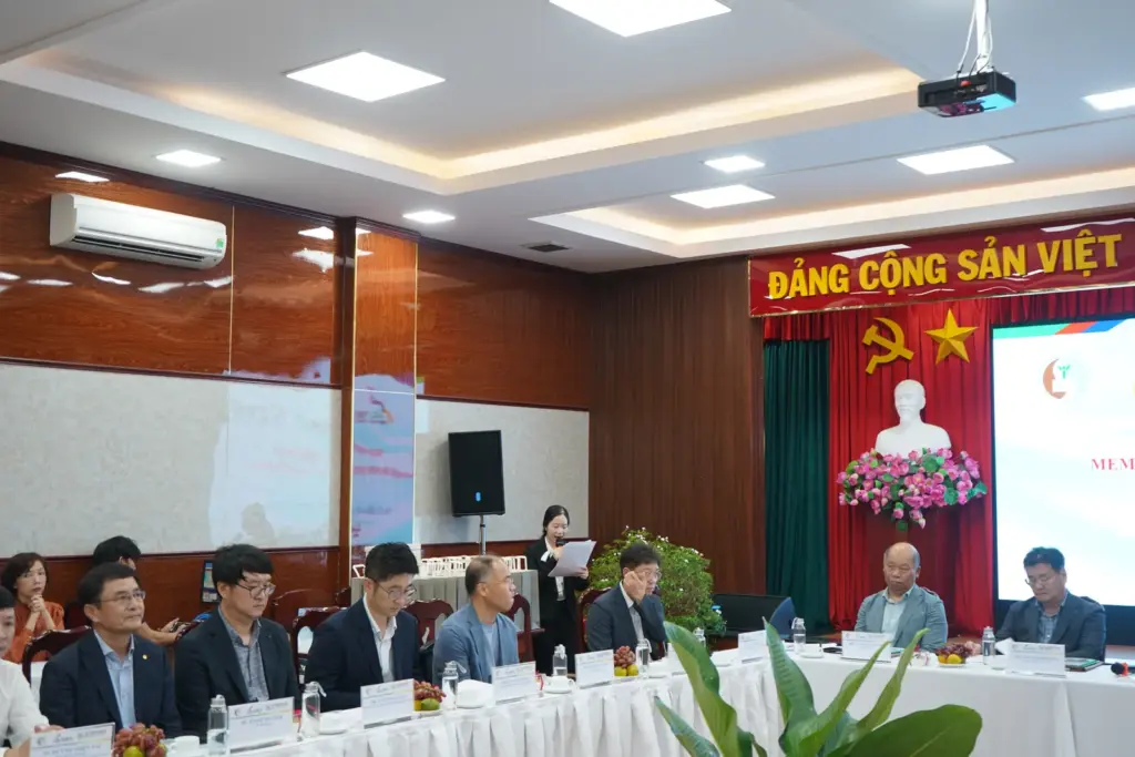 Buổi lễ đón tiếp và ký kết Biên bản Ghi nhớ MOU giữa Trường Đại học Tài nguyên và Môi trường TP.HCM với và Cơ quan Xúc tiến Công nghiệp Yeongwol, Quận Yeongwol, Hàn Quốc.