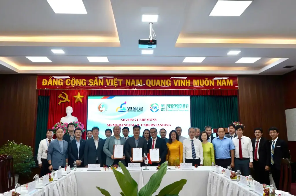 Buổi lễ đón tiếp và ký kết Biên bản Ghi nhớ MOU giữa Trường Đại học Tài nguyên và Môi trường TP.HCM với và Cơ quan Xúc tiến Công nghiệp Yeongwol, Quận Yeongwol, Hàn Quốc.