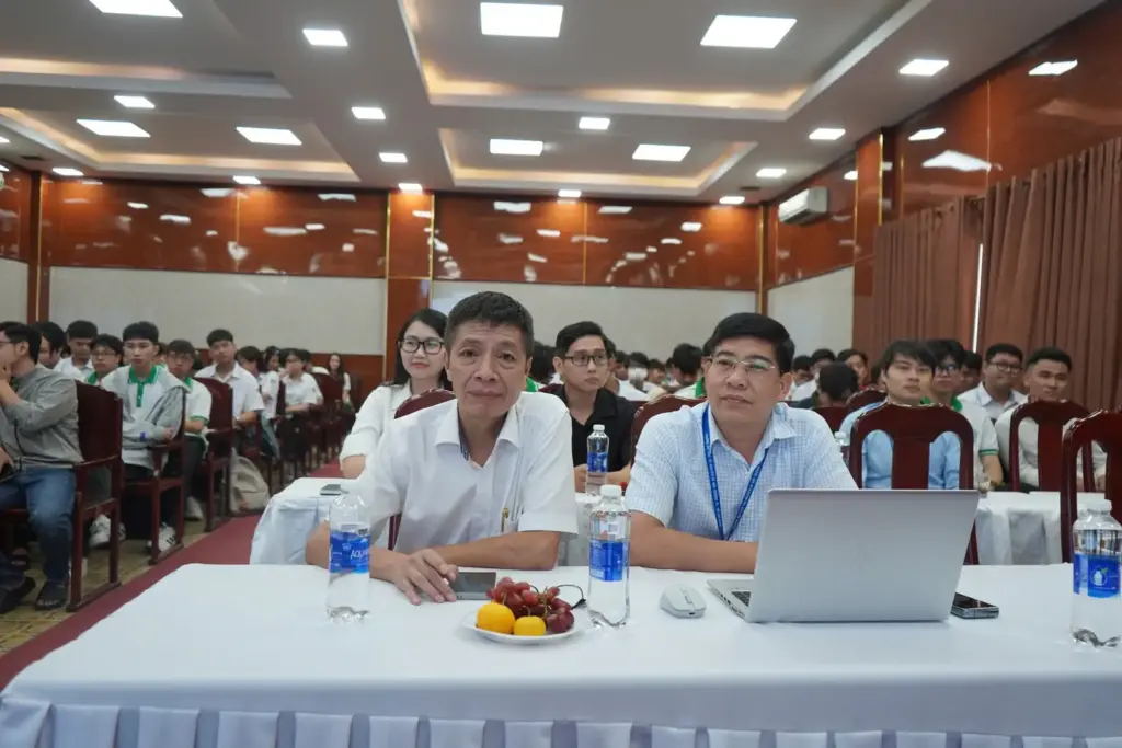 Gặp gỡ Tân sinh viên khoá 13 Khoa Trắc địa, Bản đồ và Công trình
