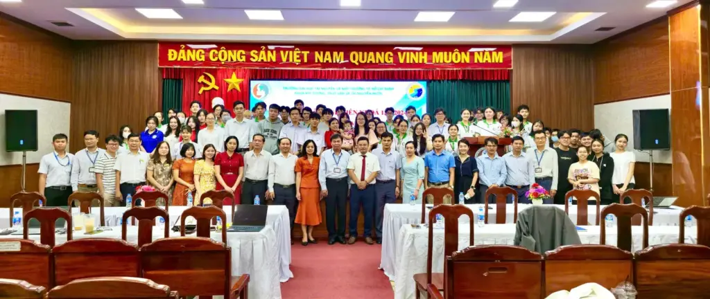 Chương trình Gặp mặt sinh viên đầu khóa năm 2024 của Khoa Khí tượng Thủy văn và Tài nguyên nước