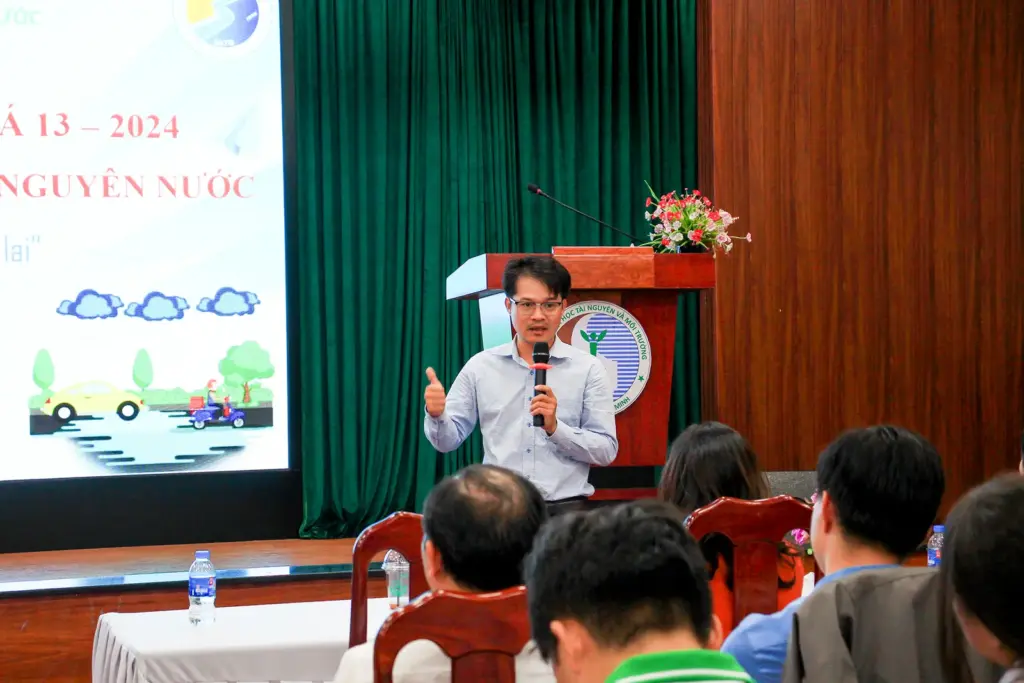 Chương trình Gặp mặt sinh viên đầu khóa năm 2024 của Khoa Khí tượng Thủy văn và Tài nguyên nước