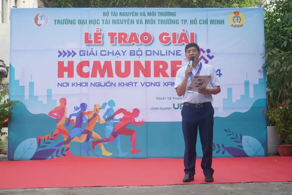 Buổi Tổng kết và Trao giải Giải chạy bộ Online HCMUNRE 2024