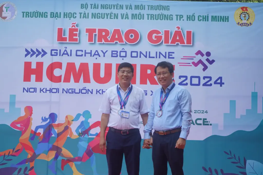 Buổi Tổng kết và Trao giải Giải chạy bộ Online HCMUNRE 2024